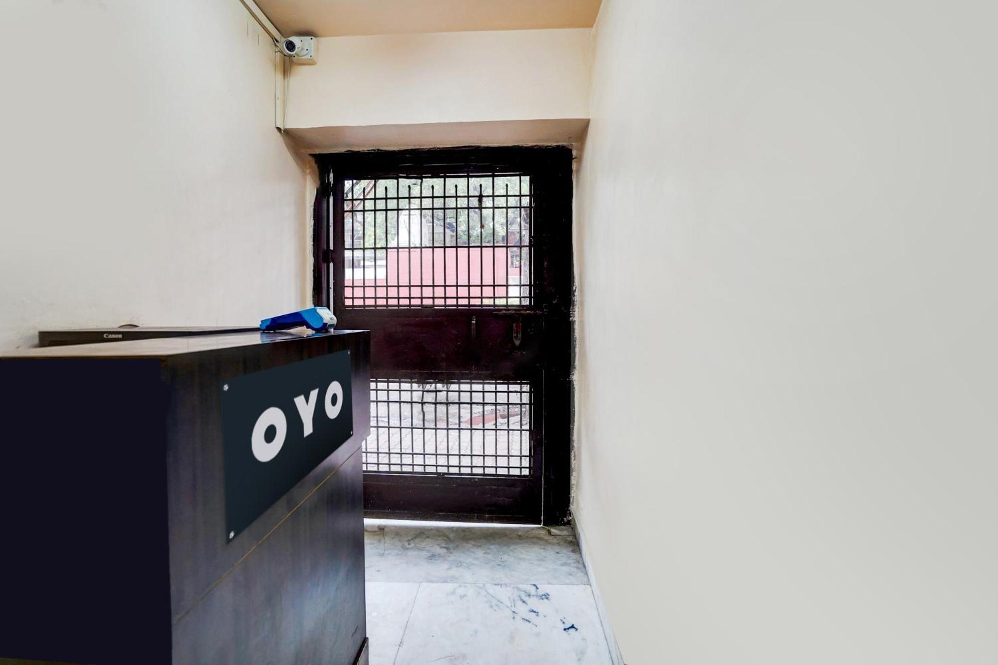 Hotel O Iconic Residency New Delhi Exterior photo