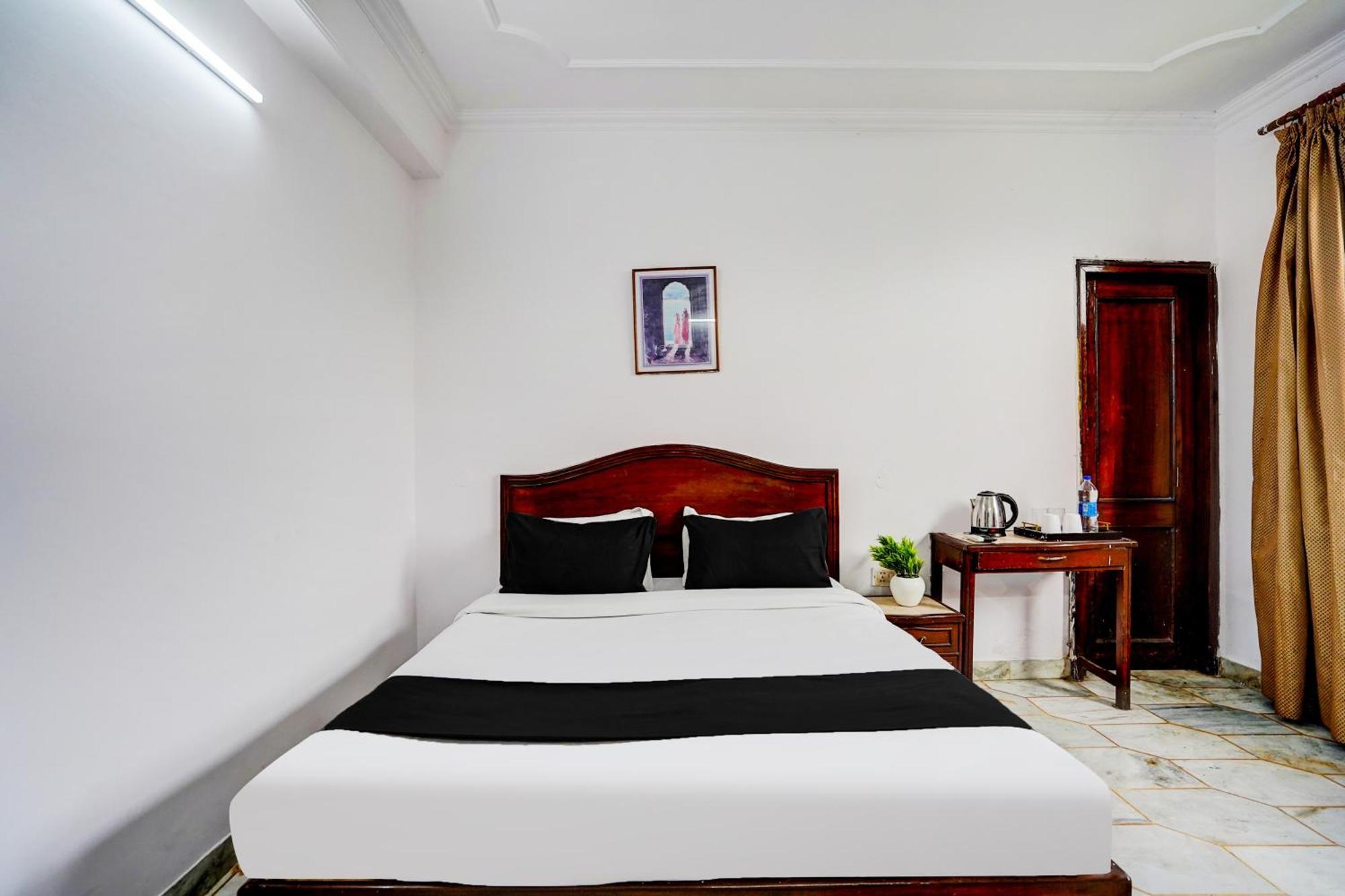 Hotel O Iconic Residency New Delhi Exterior photo
