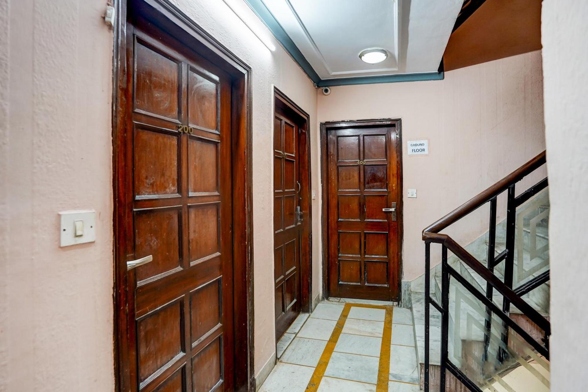Hotel O Iconic Residency New Delhi Exterior photo